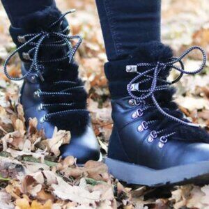 Ugg Viki Black Arctic Grip Women's Boots 7M